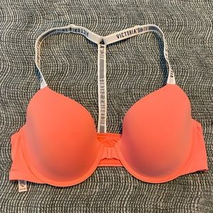 Victoria Secret front clasp bra size 36C!